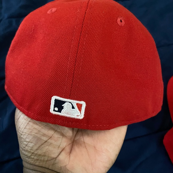 Angels fitted - Picture 2 of 2